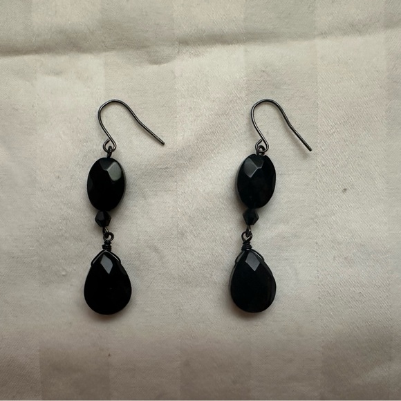 White House Black Market Matching Set - Necklace, 3 stretch bracelets, Earrings - Picture 11 of 12